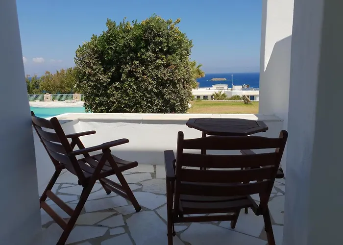 Captain\'S Rocks Hotel