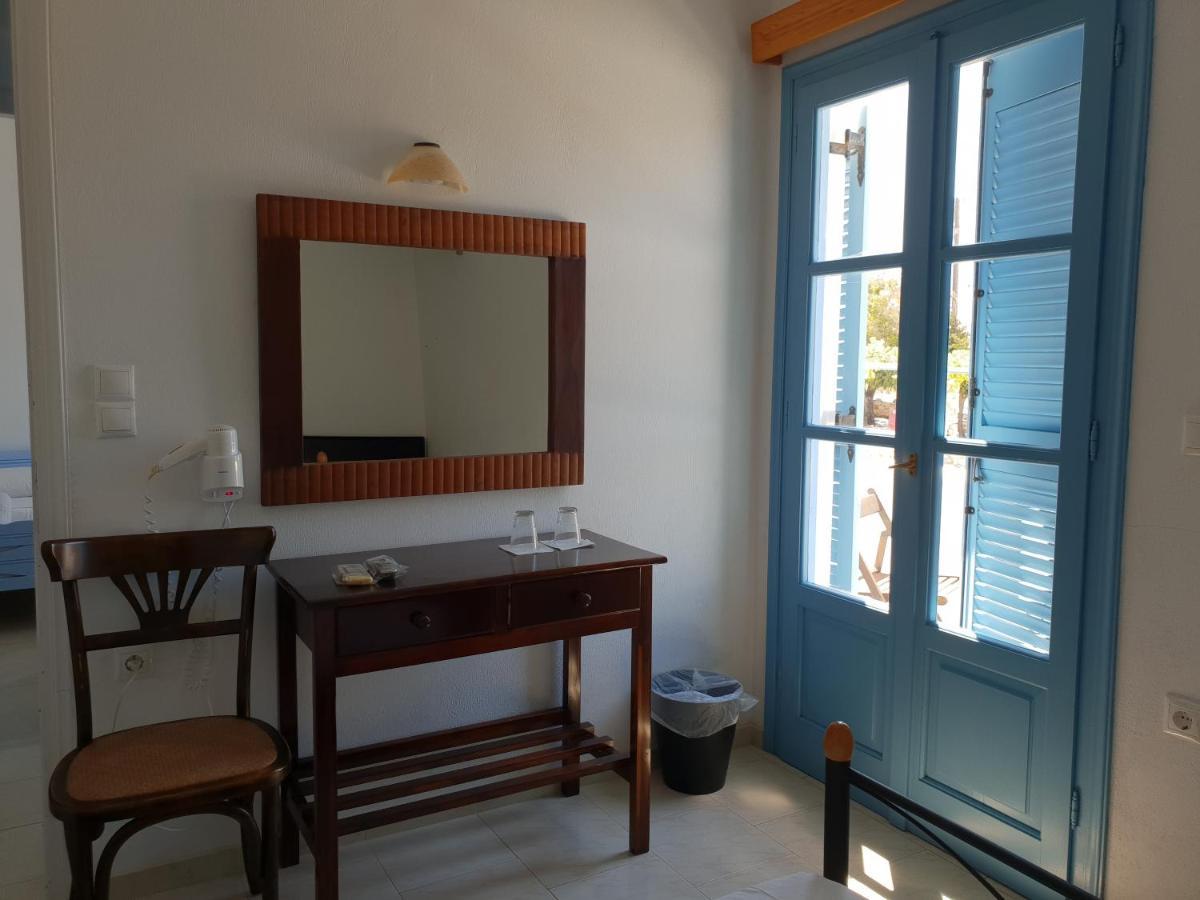 Captain's Rocks Hotel Chrisi Akti (Paros)