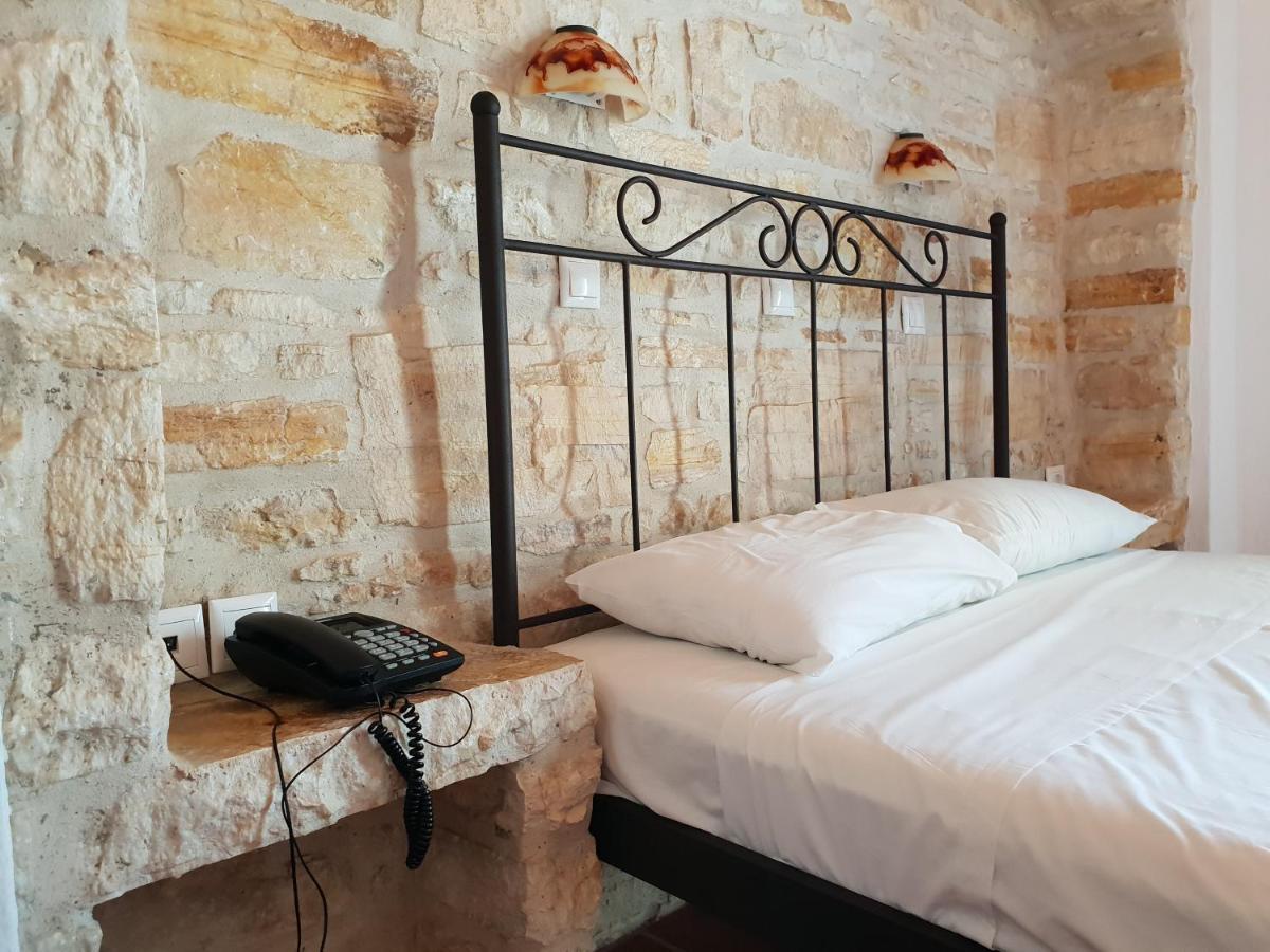 Captain's Rocks Hotel Chrisi Akti (Paros)